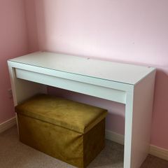 Vanity desk