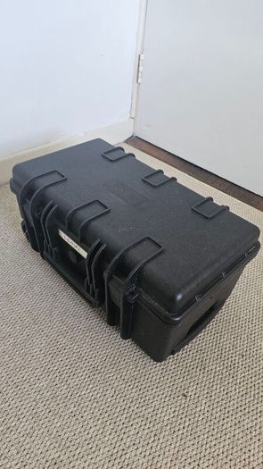 Large flight case with wheels and handle