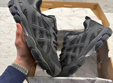 ASICS Gel NYC / Gel Quantum style trainers (black/grey)