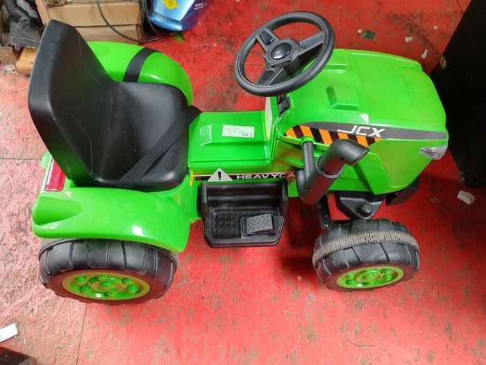 New Ex display Kids 12V Electric Ride-On Tractor