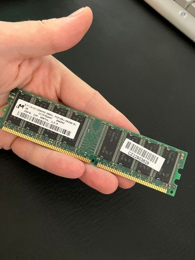 Micron 256MB DDR-266 PC2100 Desktop RAM 184 Pin