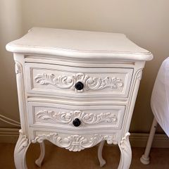 Beautiful UK brand Sweetpea&willow side table