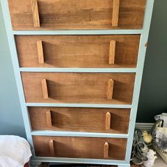 Wooden chest of drawers