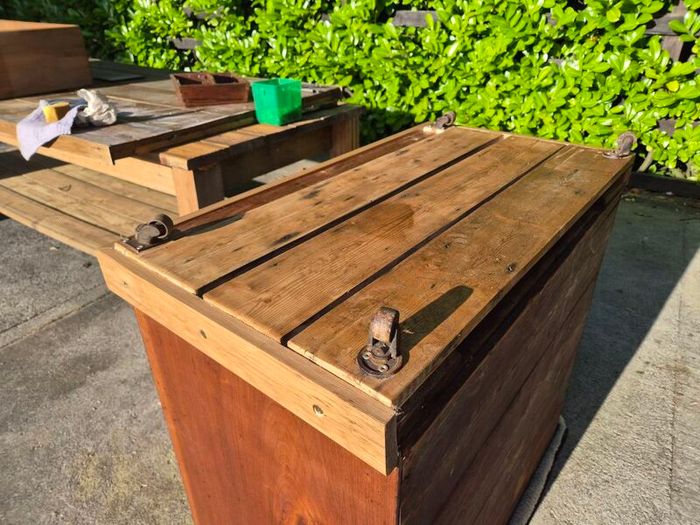 Chest of drawers