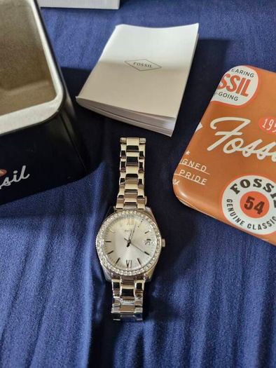 Fossil Womens Watch In Tin Box