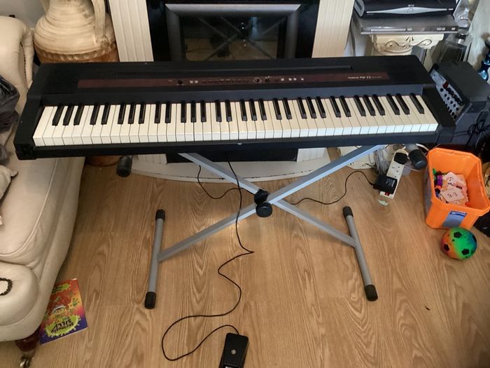 Roland Digital keyboard Piano (76 weight keys) in good condition