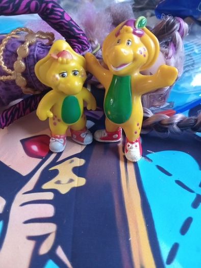 vintage 90s bj dinosaur Barney