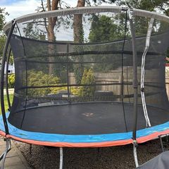 Trampoline 13 FT