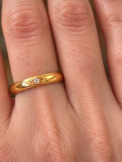 Vintage 18ct gold ring, new old stock