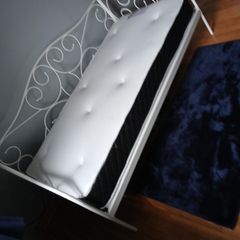 metal bed could hold 2x