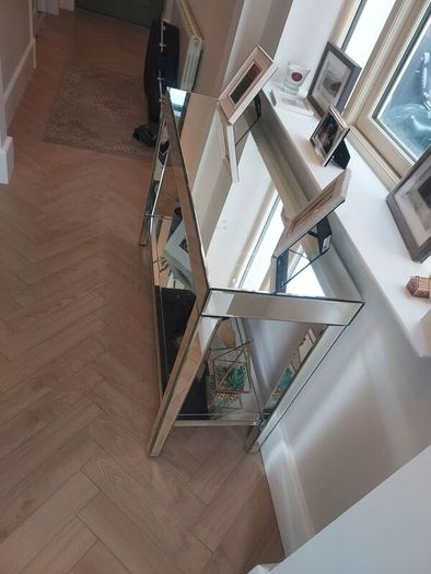 Hall Console