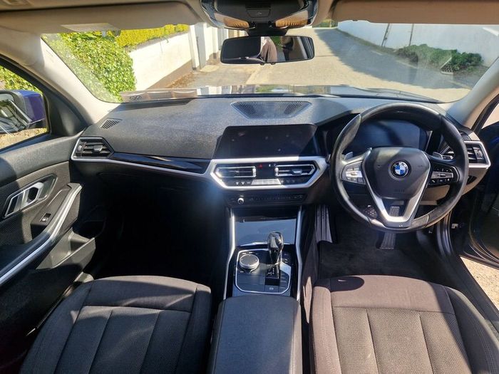 Bmw 330e.   2020