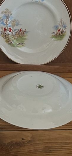 Arklow Pottery Tally Ho pattern plates /bowls