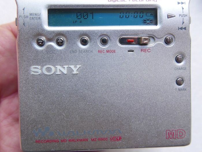 Sony MD Walkman - Portable MiniDisc Player - Silver (MZ-R900) - works well.