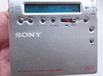 Sony MD Walkman - Portable MiniDisc Player - Silver (MZ-R900) - works well.