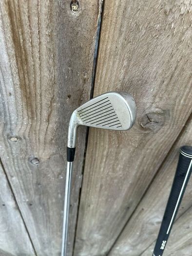 Odessy White Putter, Dune 56 Wedge, Mizuno driving