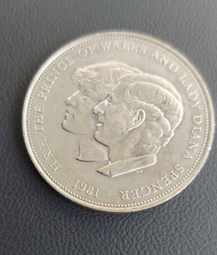 Charles and Diana Wedding 1981  Coin Free  postage