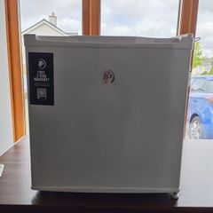 countertop fridge
