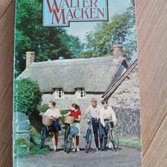 Walter Macken I am alone 1977 author of the Bogman in used condition FREE STANDARD POSTAGE INCLUDED