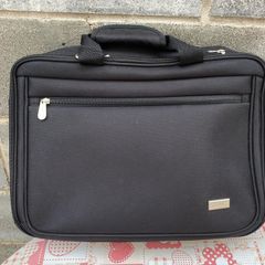 BRAND NEW Technika Laptop Bag 15.6 "