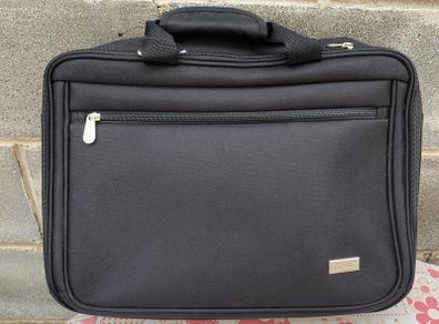 BRAND NEW Technika Laptop Bag 15.6 "