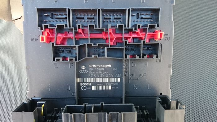 Vw Caddy Golf Jetta Passat Scirocco Onboard Supply Control Unit - 3c8 937 049 Ab