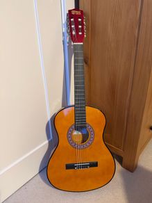 Mad About 3/4 Classical Spanish Guitar With Fender Gig Bag