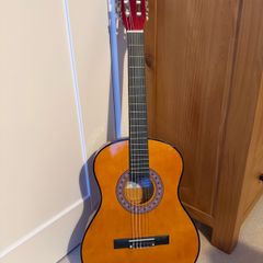 Mad About 3/4 Classical Spanish Guitar With Fender Gig Bag