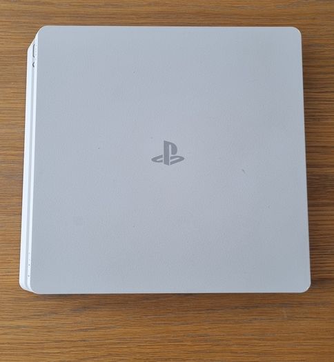 Playstation 4 Slim White