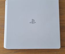 Playstation 4 Slim White