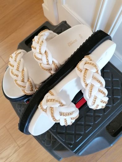 Women's Sandals NWOT SIZE 40 6.5