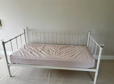 2 x Daybeds