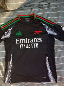 arsenal away jersey medium
