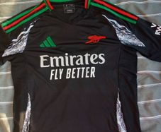 arsenal away jersey medium