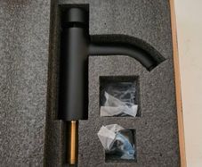 Bathroom Tap - Black Enki
