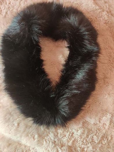 Black faux fur collar Perfect condition Postage included
