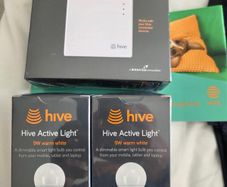 Hive hub and 2 bulbs