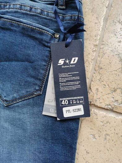 Women's skinny jeans