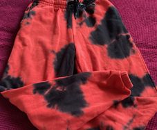 Red pattern jog pants age 10/11
