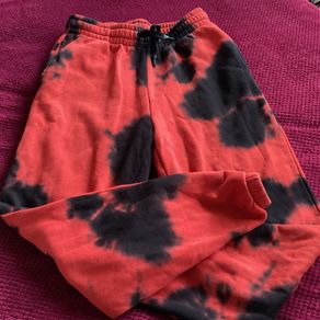 Red pattern jog pants age 10/11