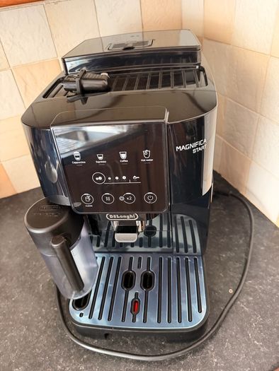 DeLonghi Magnifica Start Coffee Machine