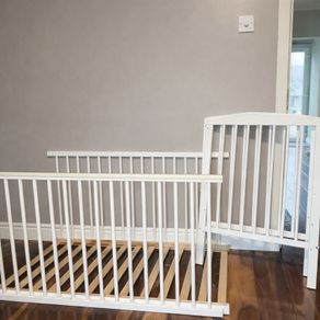 Free baby cot