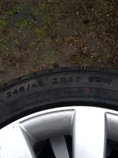 Audi 4 wheels alloyes with tyres. 245/45R17
