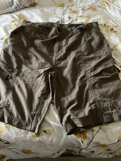 Mens  BNWT shorts W38"