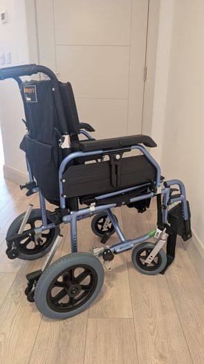 Folding wheelchair, excellent condition