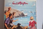 Famous Five Vintage