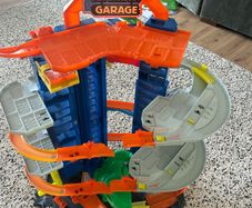 Hot Wheels Ultimate Garage