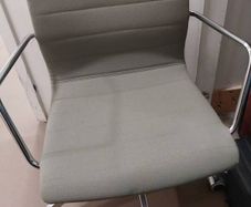 Excellent condition office chairs olive green in colour..