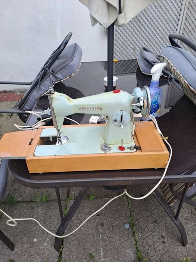 sewing machine
