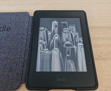 Kindle Paperwhite 7th Gen with Ads